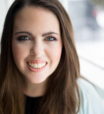 Ellie Davis Headshot