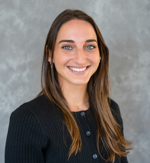 Mia Shoshany Headshot