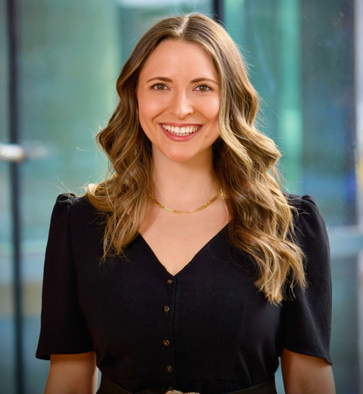 Elizabeth Lax Headshot