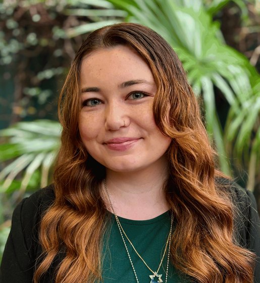 Sivan Komtasu Headshot